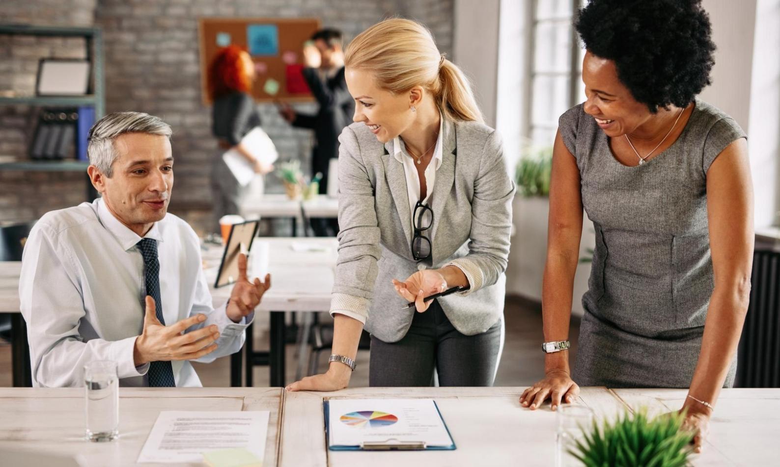 Mentoring-Sitzung zur Entwicklung individueller Finanzstrategien